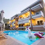 アパートホテル La Casa Di Giorgio Greco ニキティ